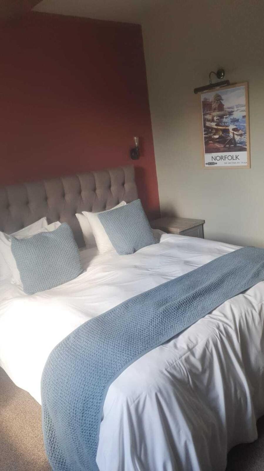 The Kings Head Inn, Home Of The Acle Steak Bagian luar foto